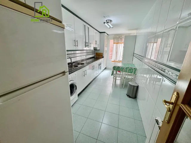 Habitación disponible para chicas estudiantes (zona renfe - pajaritos) — 20