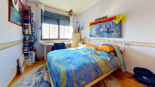 GRAN PISO DE 6 DORMITOTIOS CON PISCINA — 23