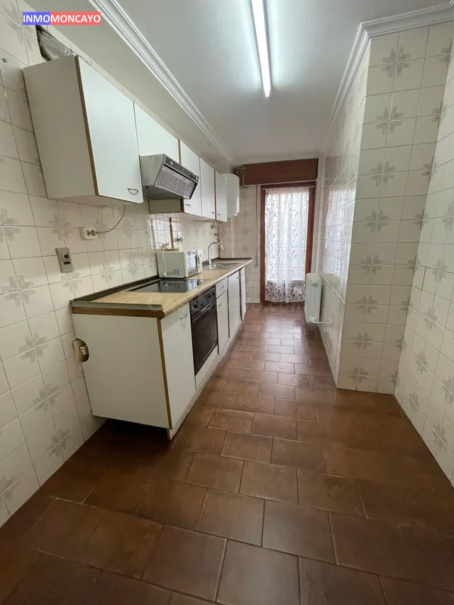 SE VENDE PISO EN ZONA DEL CENTRO DE SALUD (TARAZONA)