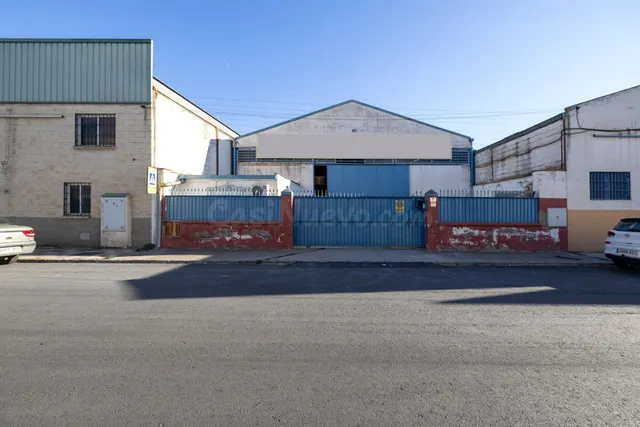 EN VENTA NAVE INDUSTRIAL EN ATARFE GRANADA CON AMPLIACIÓN - foto 3