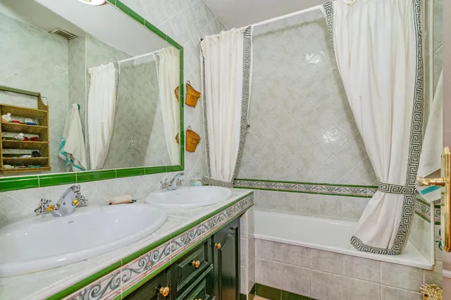 AMPLIA VIVIENDA EN CHAUCHINA CON PISCINA — 35
