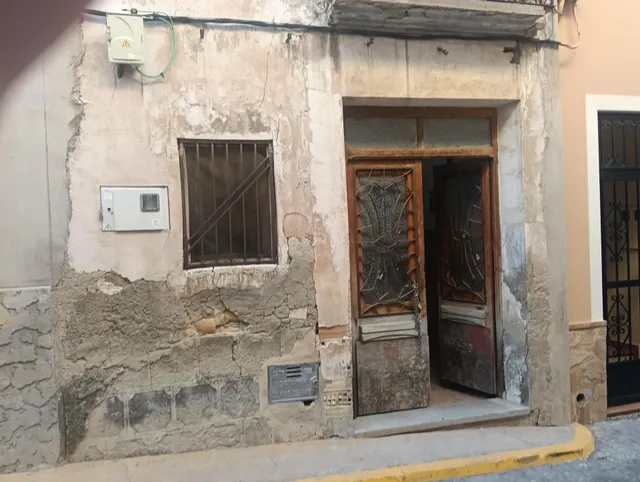 Oportunidad de Inversión en Sella: Casa de Pueblo para Reformar por solo €59,000 — 22