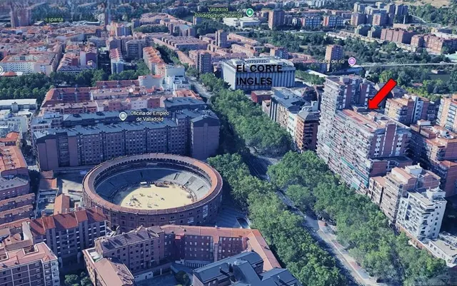 VIVIENDA DE 2 DORMITORIOS Y TERRAZA FRENTE A PLAZA DE TOROS — 36