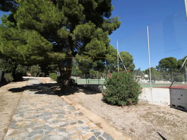 Bungalow en venta en la Urbanización Maigmó. — 27