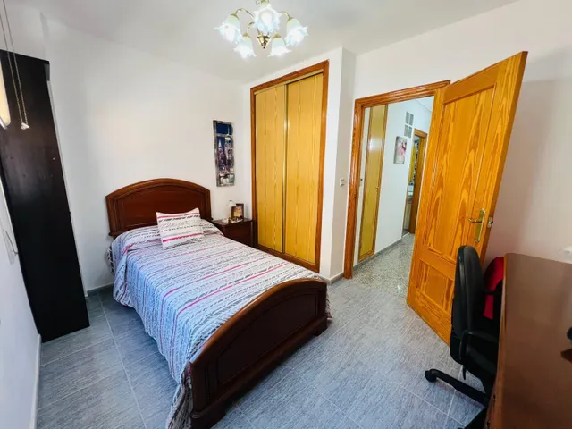 Chalet adosado de 3 dormitorios con terraza y piscina comunitaria en Playa Flamenca — 15