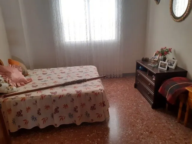 Casa vallada en la ciudad — 36
