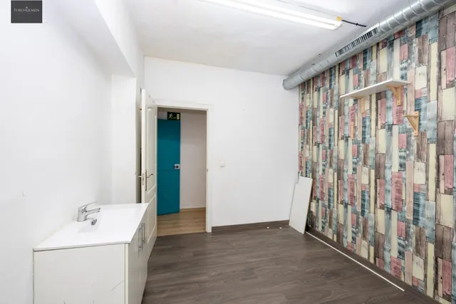 Local Comercial en el Corazón de Granada - Oportunidad Única — 18