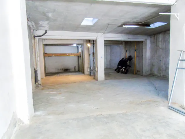 Estupendo local multifuncional en Canterería. / HH Asesores, Inmobiliaria en Burjassot/ — 2