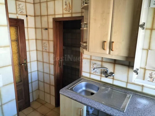 SE VENDE PISO EN Piso en venta en Calle de Blas Cabrera, 32 — 5