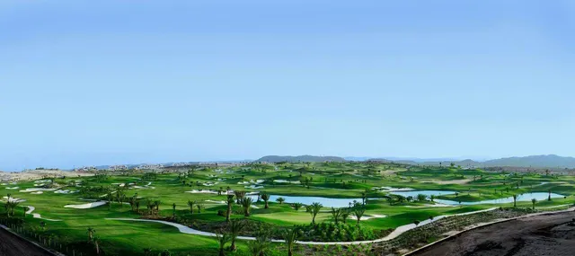 Villa con 4 dormitorios y piscina privada a la venta en Golf Resort – Orihuela — 3