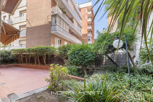 Magnífica planta baja en tres torres — 10