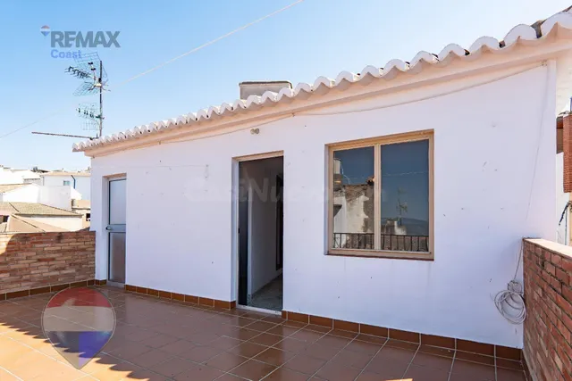 CASA CON ENCANTO EN EL CENTRO DE PERIANA - foto 3