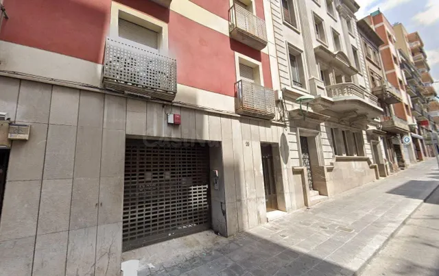 Se vende residencial OKUPA en Avenida Estanislau Figueres 25 - foto 2