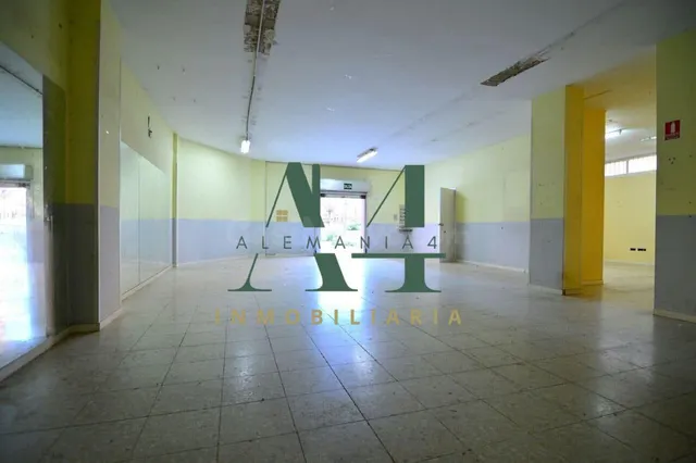 Gran Local con posibilidad de Vivienda en Moctezuma - foto 4