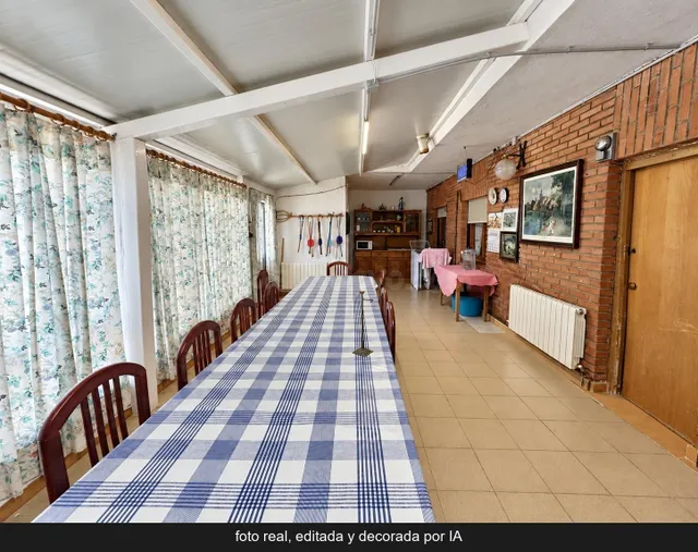 Casa en venta con 5 dormitorios y parcela de 1.068 m2 en Pob - foto 2