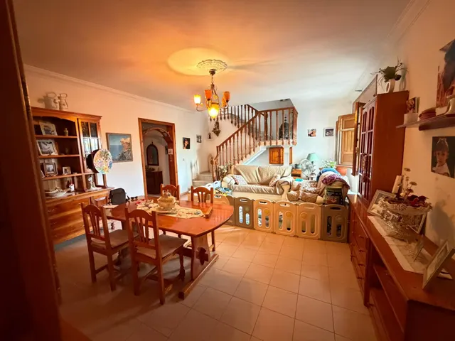 Amplia Casa en Alameda, Andalucía - Ideal para Entrar a Vivir — 7