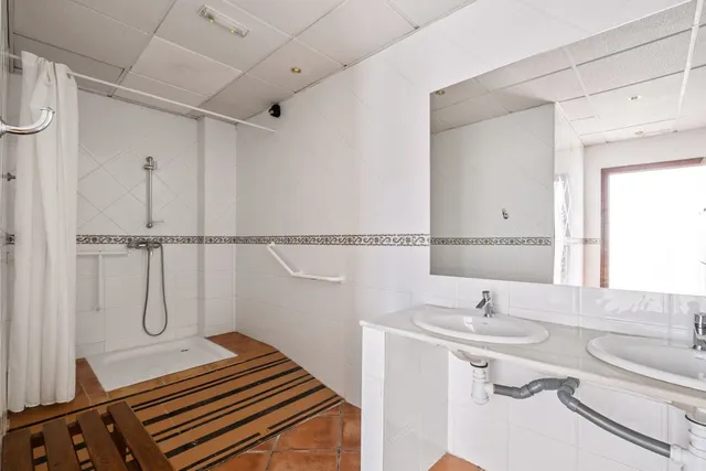 Local comercial 600m² en venta - Riviera del sol — 24