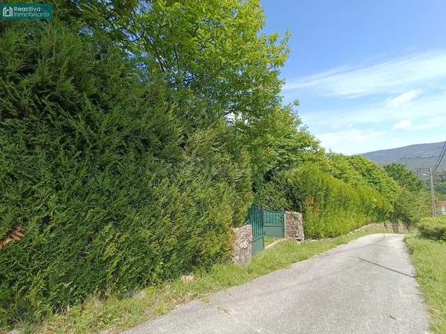 Finca urbana con casa de piedra para restaurar. - foto 2