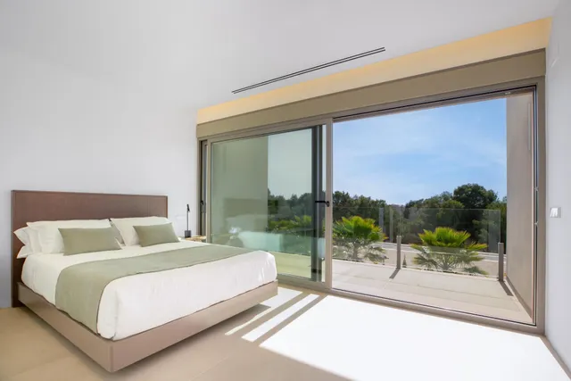 Villa de lujo en urbanización Las Colinas. — 13