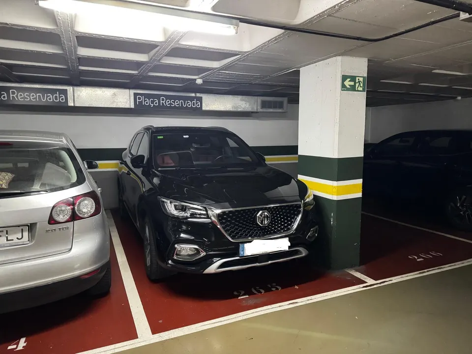 Plaza de parking en la avenida mistral de concesión