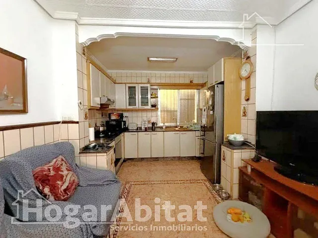 ¡En buena zona! Casa amplia y luminosa con gran terraza y balcón — 31