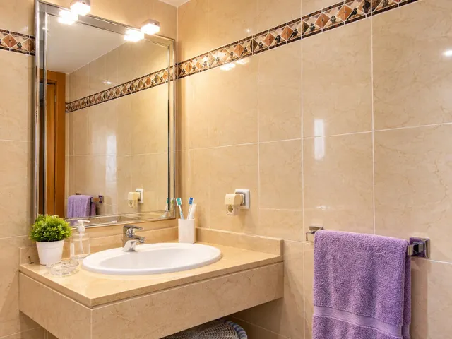 AMPLIO PISO DE 3 habitaciones, GARAJE Y PISCINA EN AYORA! — 19