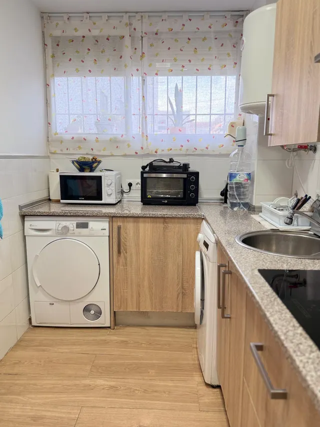 Piso de 2 dormitorios en eugenio gross – Málaga  230.000 € — 14
