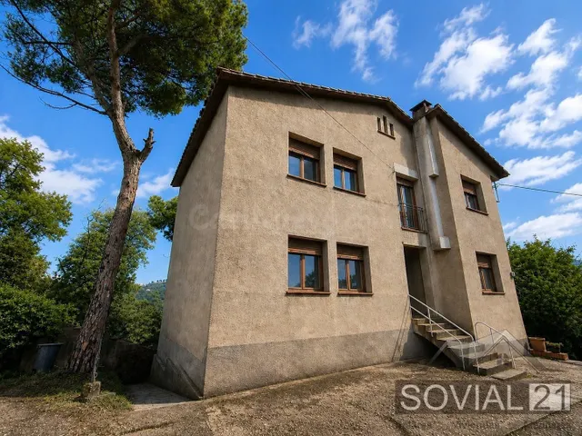 Casa unifamiliar con jardín y gran potencial en Vallvidrera - foto 3