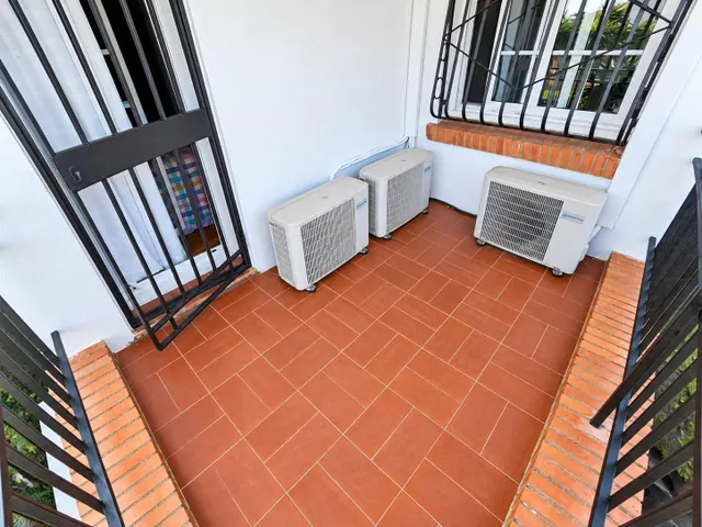 Casa con piscina privada, jardín y porche en Can Sors — 40