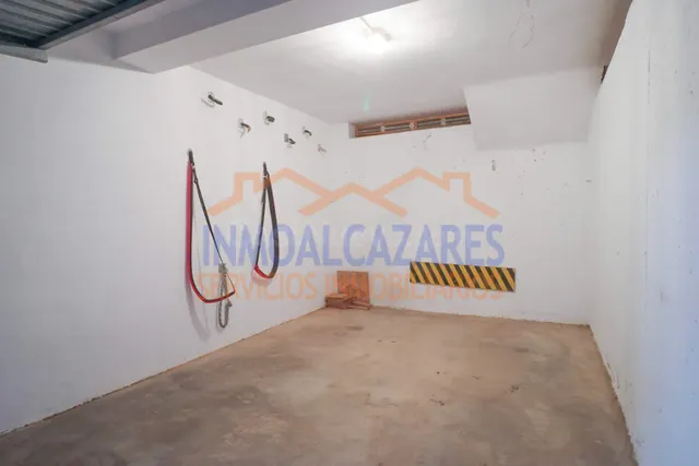 Plaza de garaje cerrada situada en la calle río deva, en la plaza 525, los narejos — 3