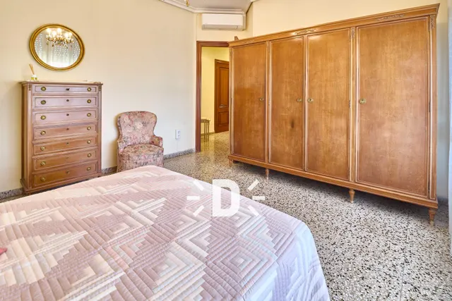 SE ALQUILA VIVIENDA EN VALENCIA — 35