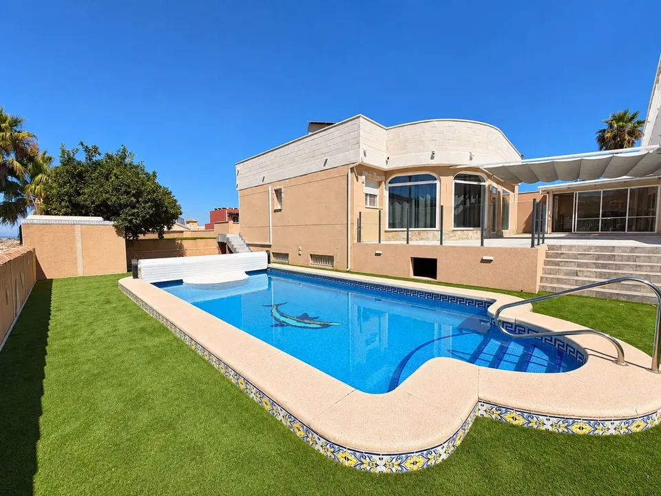 Villa 6 habitaciones 168m² en venta - Ciudad Quesada