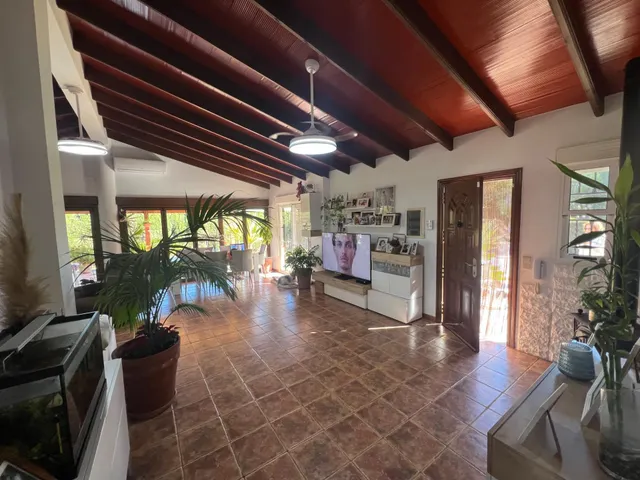 Una casa rural verdaderamente especial: privada, acogedora y perfectamente conectada tanto con el pueblo como con la costa. Bienvenido a un lugar dondela paz, el espacio y la naturaleza se fusionan — 8