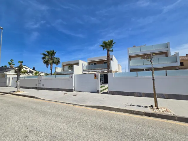 Villa 3 habitaciones 111m² en venta - Zona Pueblo - foto 2