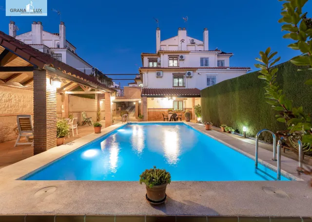VIVIENDA PAREADA EN MONTELUZ — 16