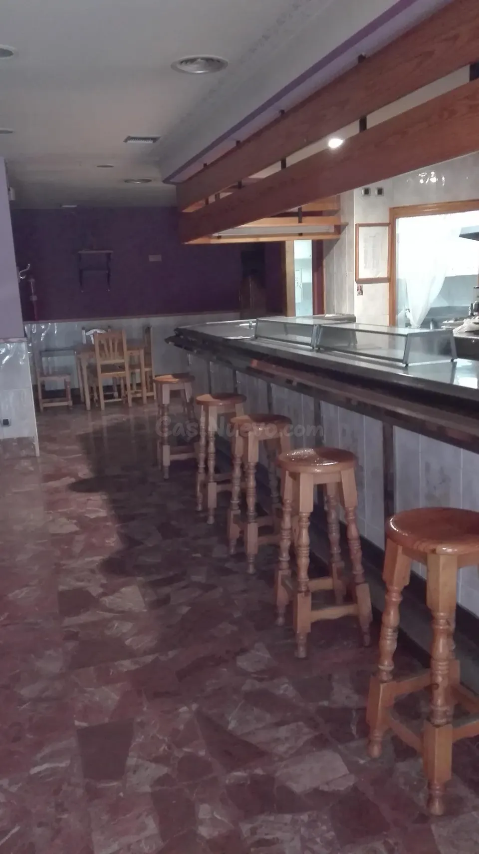 Bar en funcionamiento. Ave maría