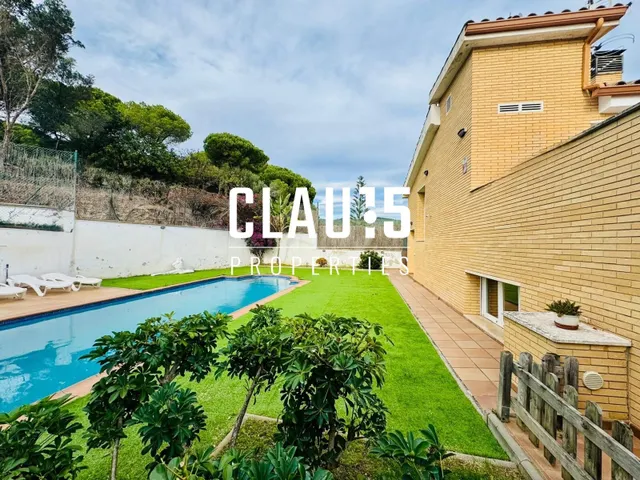 Casa en venta exclusiva en pleno centro de Canet de Mar con  - foto 3