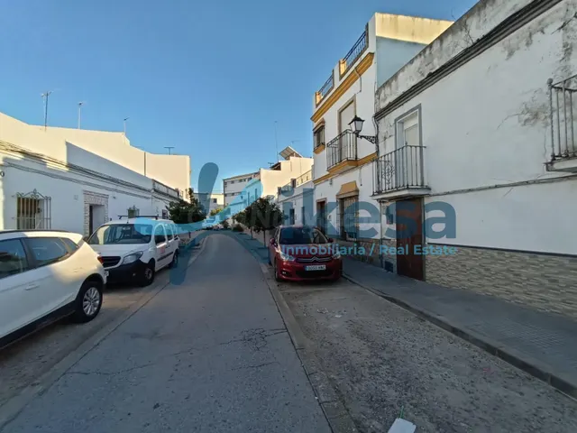 Venta de Casa Adosada en Lora del Río - Sevilla - foto 4