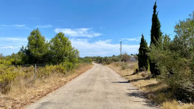 PARCELA DE TERRENO URBANO CON UNA SUPERFICIE DE 2.404 M2 EN 