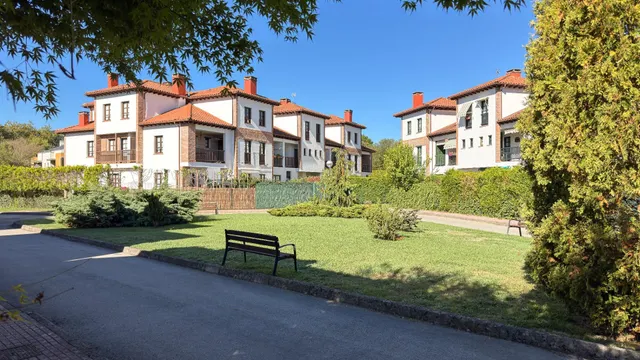 CHALET CON JARDIN Y GARAJE EN COMILLAS — 42
