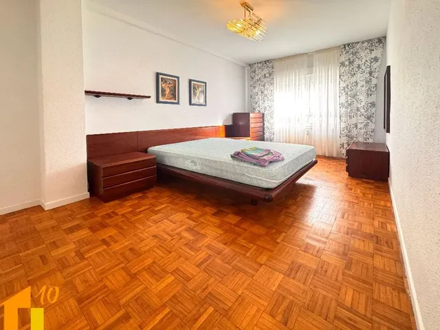 Amplia y luminosa vivienda en calle Jerez — 18