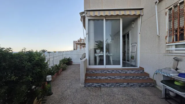 Vive frente al mar en este exclusivo piso en la Playa de Muchavista. — 10