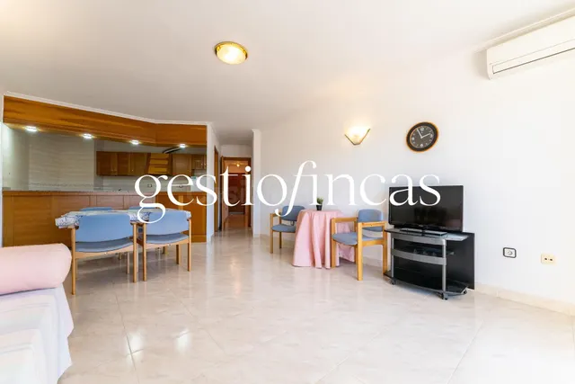 ¡Vive junto al mar en una de las zonas más privilegiadas de Cambrils! Piso con terraza y parking a pocos pasos de la playa de la Llosa en Cambrils — 4