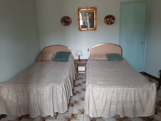 Casa de pueblo de 637 m2  - 13 habitaciones - posibilidad de pequeña pensión — 11