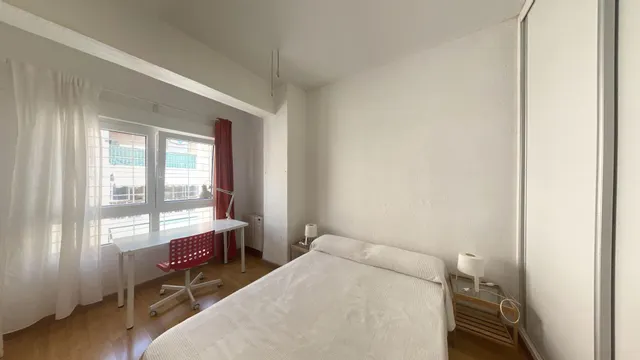 Piso de 3 dormitorios en alquiler -  barrio san antón — 26