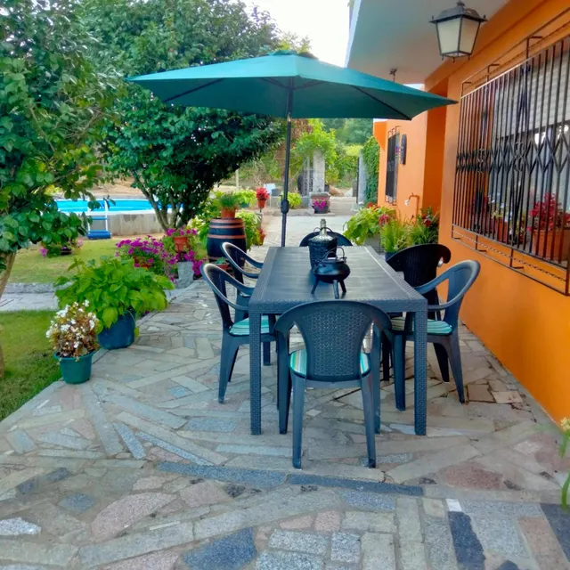 Chalet con jardín y piscina en Leiro — 5