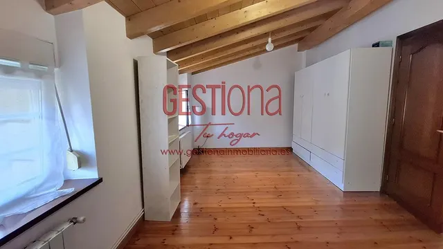 CASA COMPLETAMENTE REFORMADA EN ARENAS DE IGUÑA. — 24