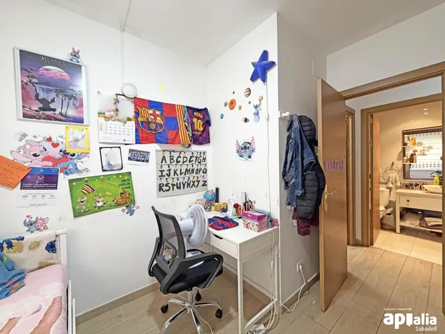 Ampli pis amb pk i traster a parc europa — 20