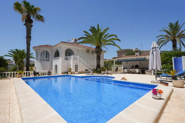 Villa 4 habitaciones 344m² en venta - Centro de la Ciudad Qu