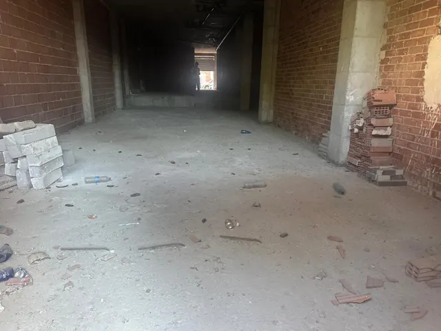 ¡Oportunidad Imperdible en el Corazón de Villena! Local Comercial a la Venta — 3